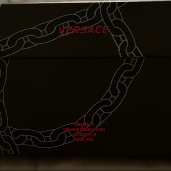 ALL BLACK VERSACE CHAIN REACTIONS - Picture 7 of 7